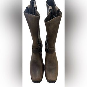 Frye Harness 12R boots in brown women’s size 11 M US